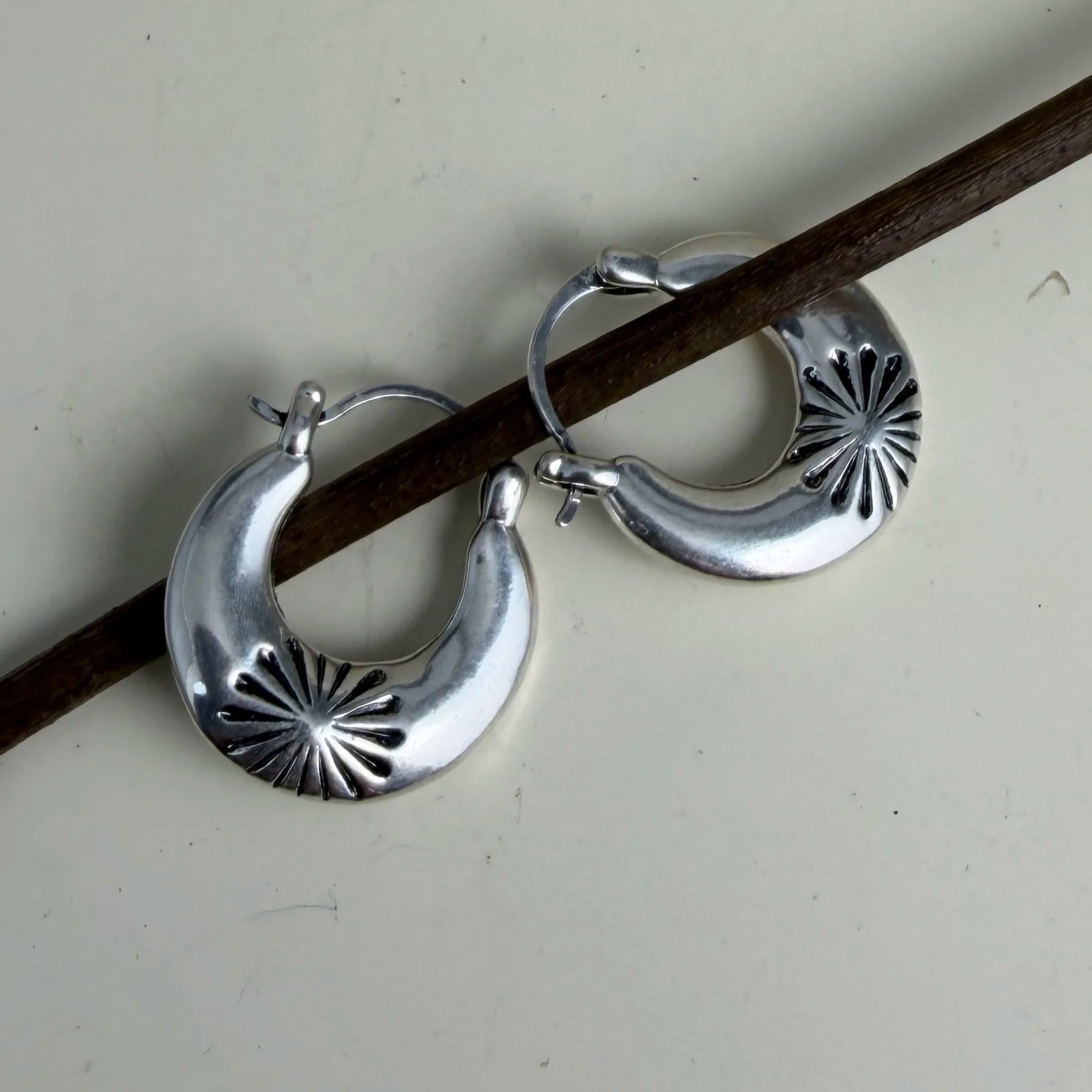 Retro Flower Earring