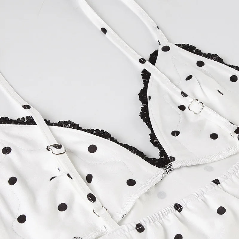 Tossy Lace V-Neck