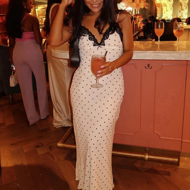Tossy Lace V-Neck