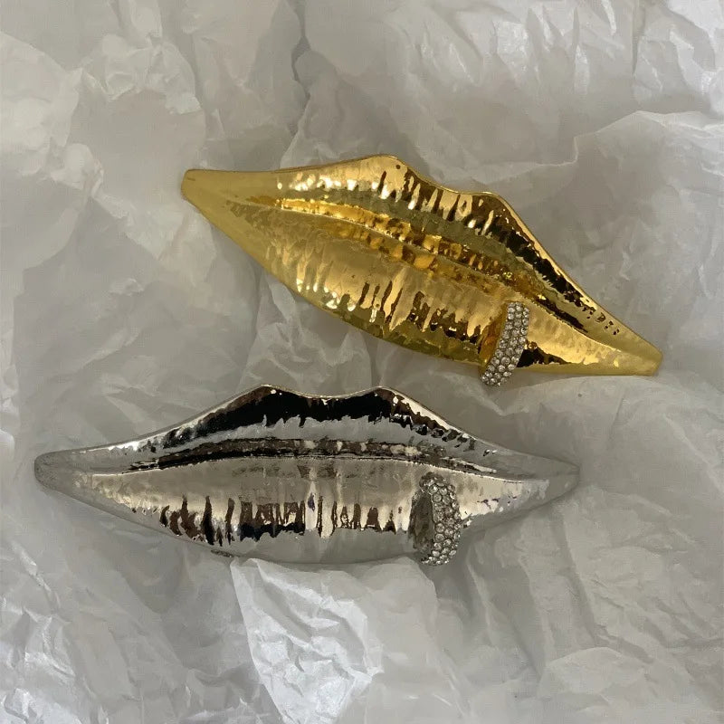 Unique Lips-Shaped Ring