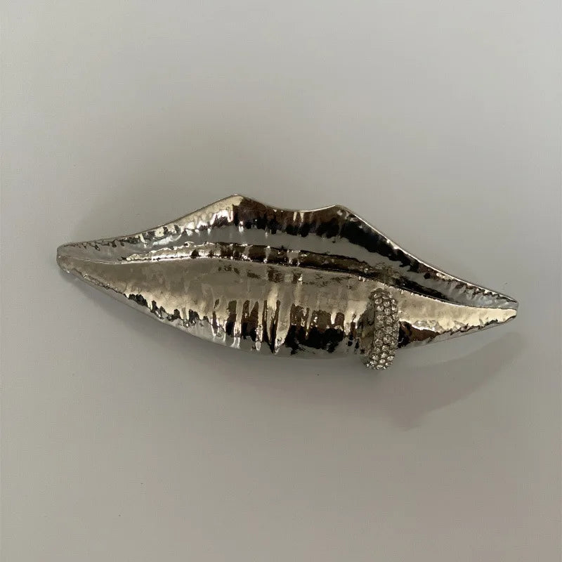 Unique Lips-Shaped Ring