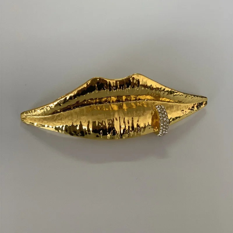 Unique Lips-Shaped Ring