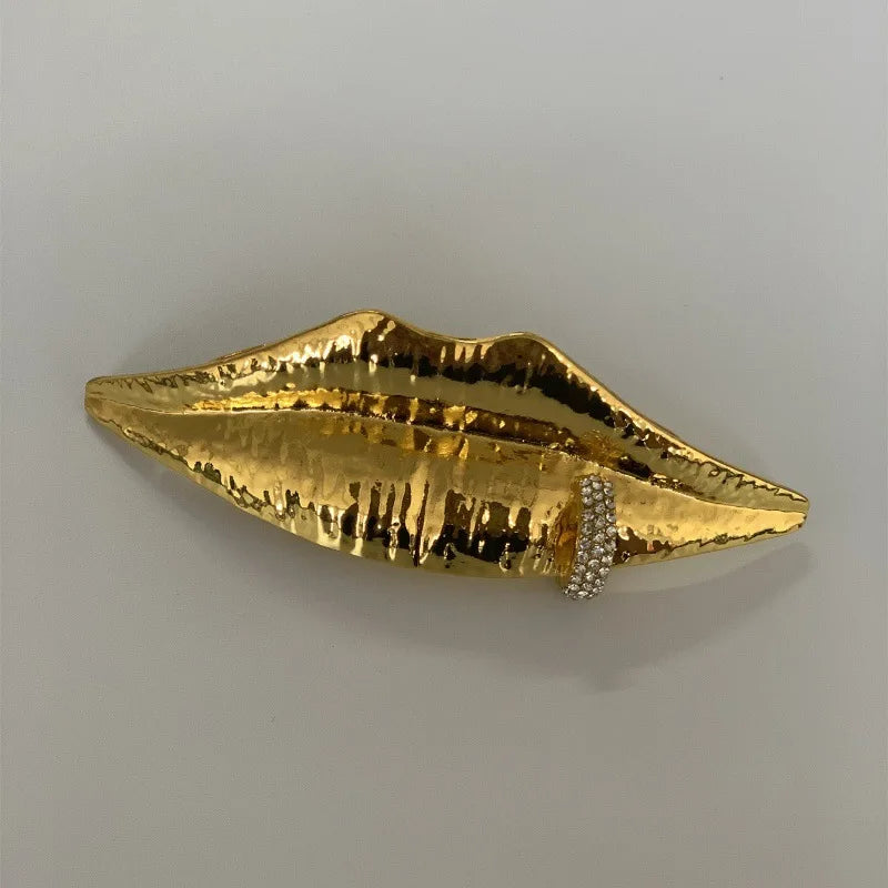 Unique Lips-Shaped Ring