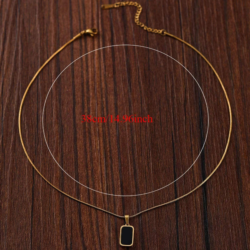 Geometric Rectangle Gold Black Plate