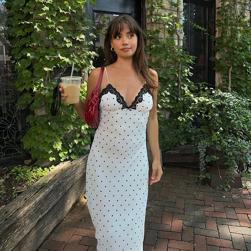Tossy Lace V-Neck