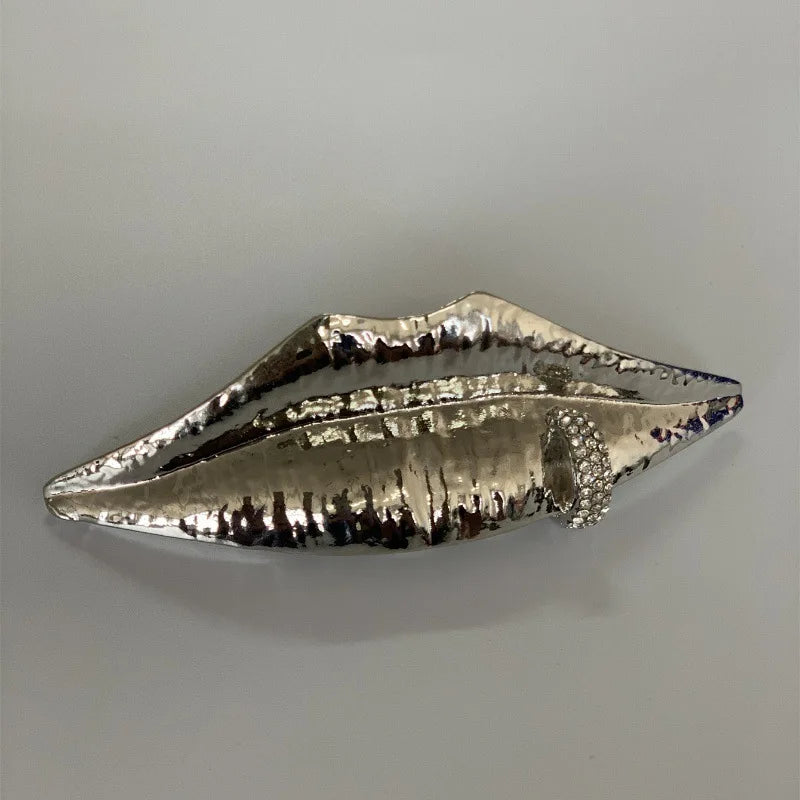 Unique Lips-Shaped Ring