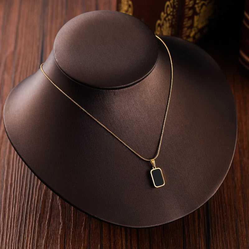 Geometric Rectangle Gold Black Plate