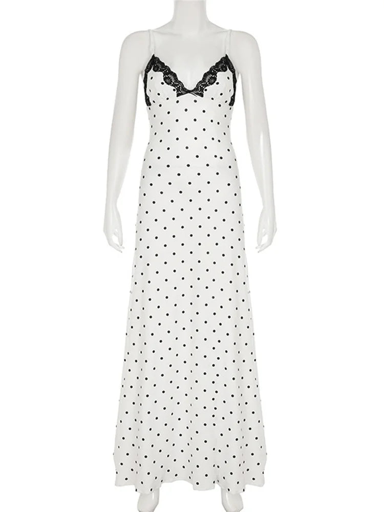 Tossy Lace V-Neck